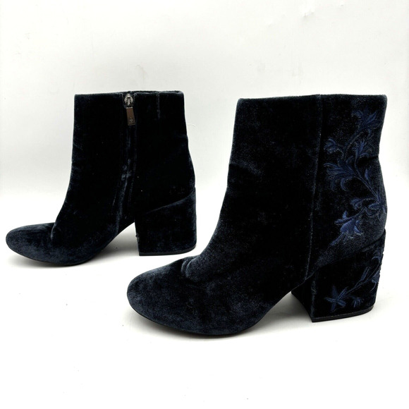 2017 Kenneth Cole 'RENNA' Blue Velvet Floral Embroidered Block Heel Boot 9.5M - Picture 7 of 16